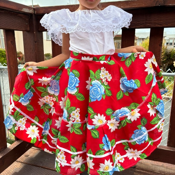 Mexican Girls Outfit/ Vestido Mexicano, tipo folklorico - Picture 1 of 6